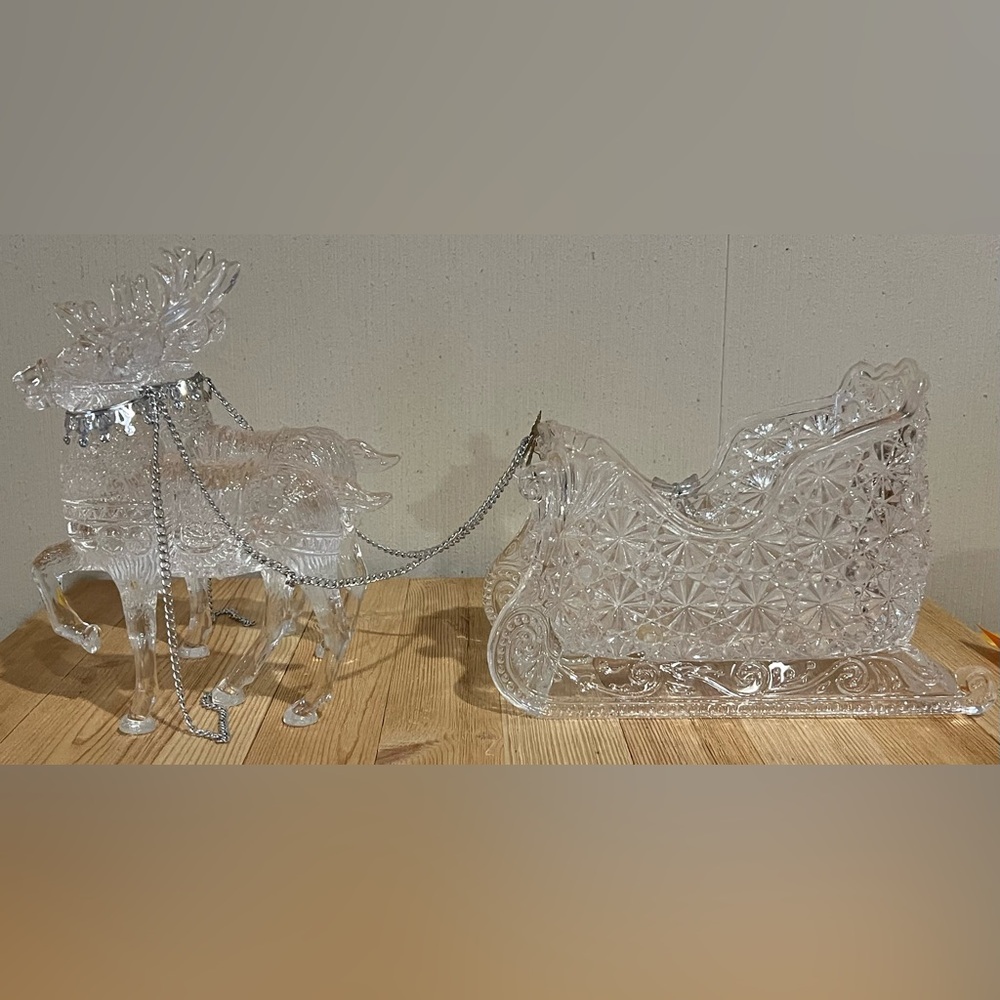 Christmas Around the World Reindeer and Sleigh Decor